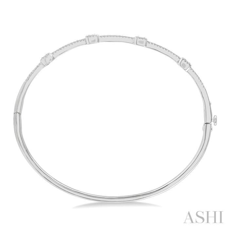1/2 Ctw Round Cut Diamond Fashion Bangle in 14K White Gold