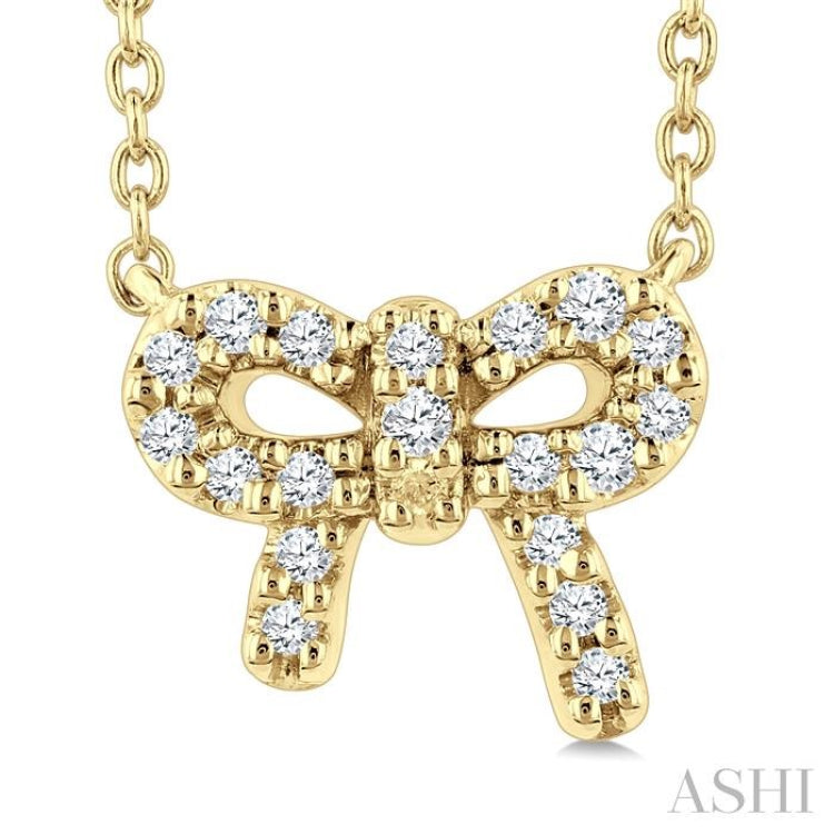 1/8 Ctw Bow Round Cut Diamond Ribbon Petite Fashion Pendant With Chain in 10K Yellow Gold