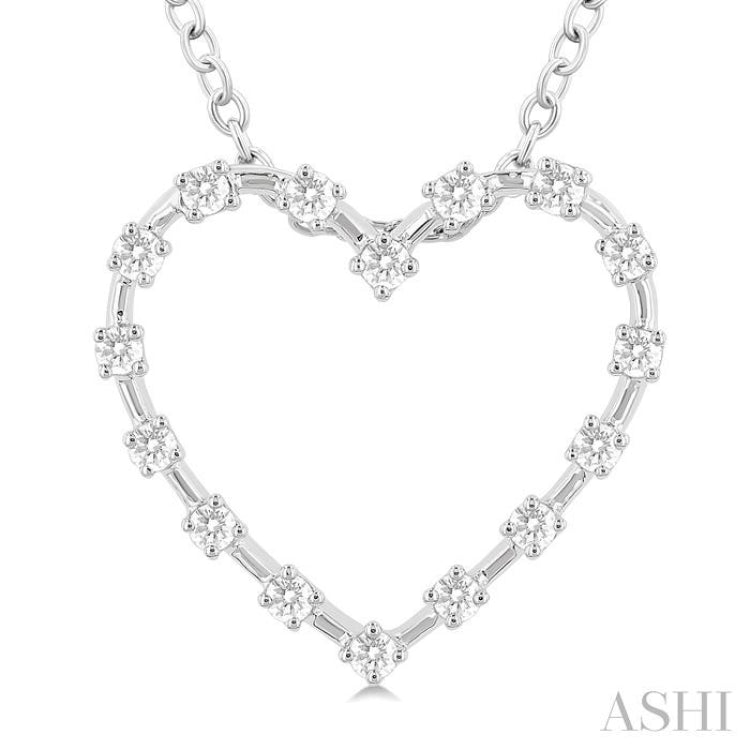 1/4 Ctw Open Window Heart Frame Round Cut Diamond Fashion Pendant With Chain in 10K White Gold