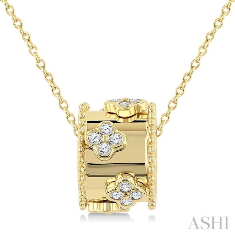 1/6 Ctw Clover Motif Round Cut Diamond Rondelle Fashion Pendant With Chain in 14K Yellow Gold