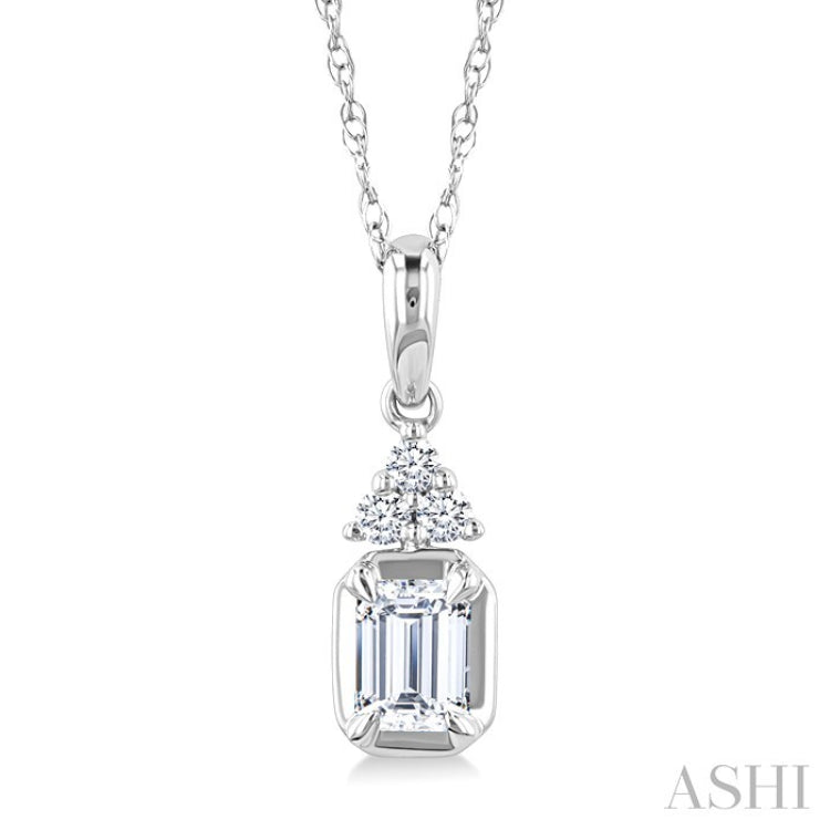 1/4 Ctw Emerald and Round Cut Diamond Fashion Pendant With Chain in 14K White Gold