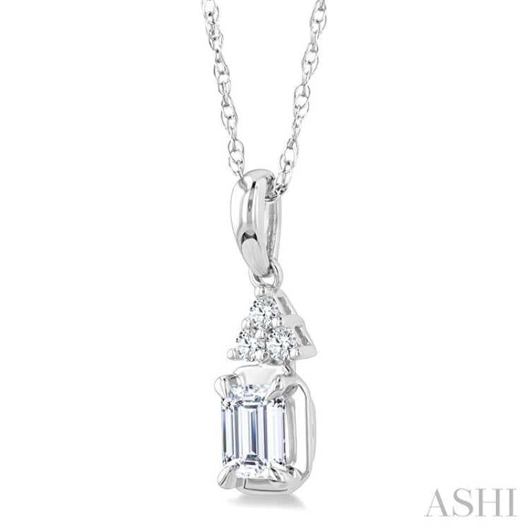 1/4 Ctw Emerald and Round Cut Diamond Fashion Pendant With Chain in 14K White Gold