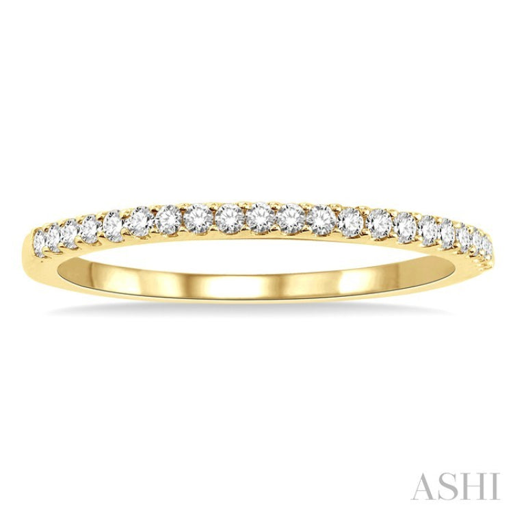 1/5 Ctw Round Cut Diamond Wedding Band in 14K Yellow Gold