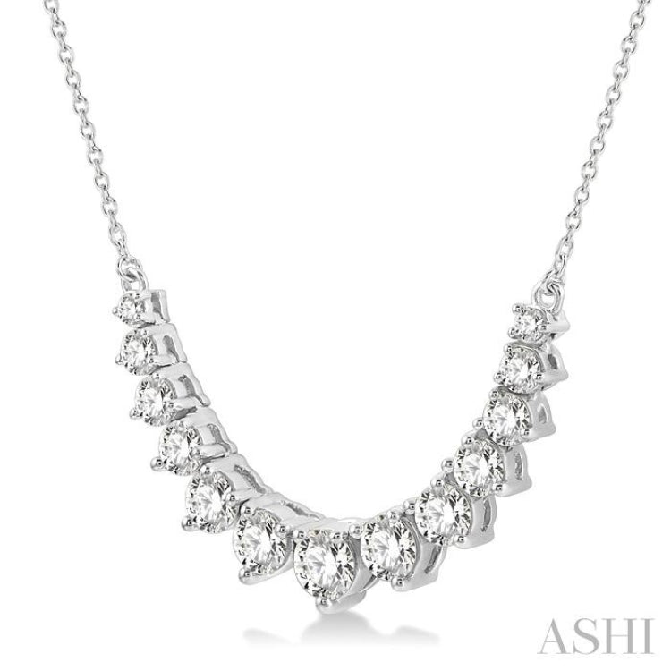 1 Ctw Graduated Round Cut Diamond Smile Necklace in 14K White Gold