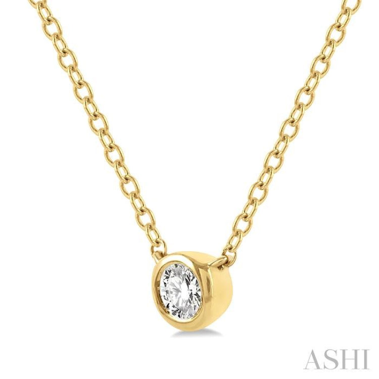 1/10 Ctw Bezel Round Cut Diamond Petite Fashion Pendant With Chain in 10K Yellow Gold