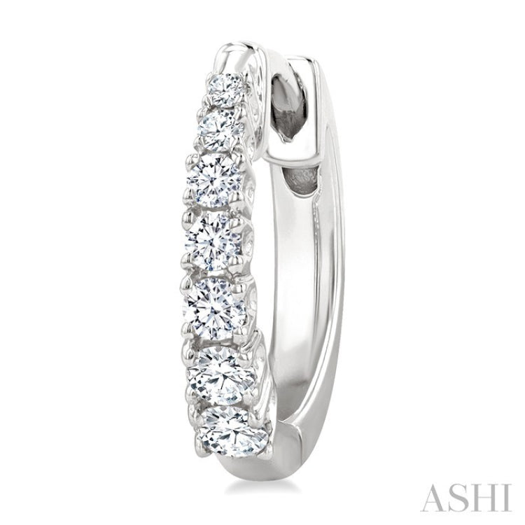 1/4 Ctw Graduated Round Cut Diamond Fashion Huggie Petites in 10K White Gold