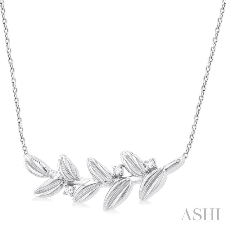 1/20 Ctw Olive Leaf Round Cut Diamond Pendant With Chain in Sterling Silver