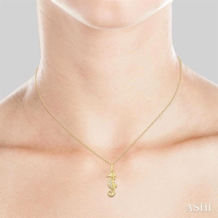 1/20 Ctw Petite Seahorse Round Cut Diamond Fashion Pendant With Chain in 10K Yellow Gold