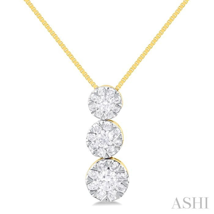 1/4 Ctw Lovebright 3 stone Essential Round Cut Diamond Pendant with Chain in 14K Yellow and White Gold
