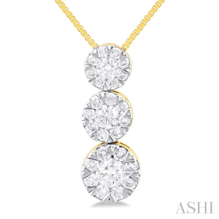 1/4 Ctw Lovebright 3 stone Essential Round Cut Diamond Pendant with Chain in 14K Yellow and White Gold