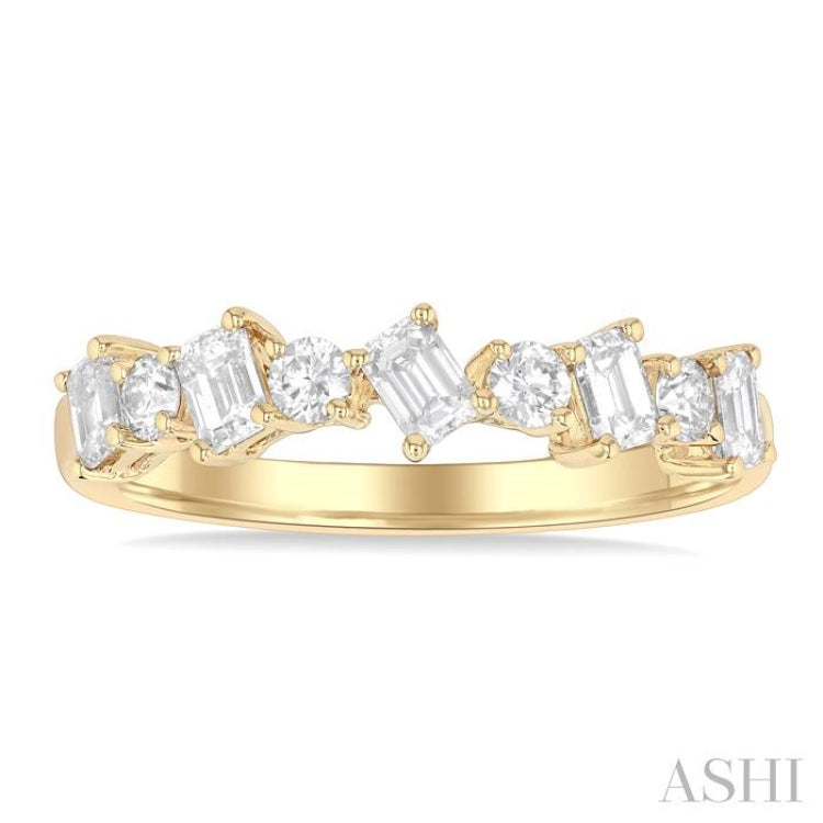 3/4 Ctw Emerald and Round Cut Diamond Fashion Band in 14K Yellow Gold