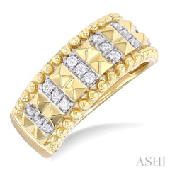 1/4 Ctw Round Cut Diamond Pyramid Fashion Band in 14K Yellow Gold
