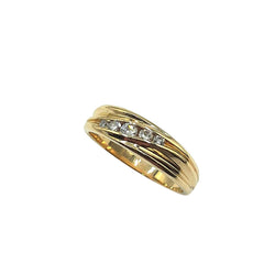 APPRAISED $1100 - 14kt Yellow Gold Band with 5 Round Brilliant Diamonds in a Diagonal Row - T. - .25ct 