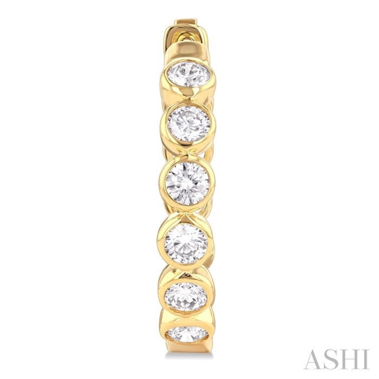 1 Ctw Bezel Set Round Cut Diamond Fashion Hoop Earrings in 14K Yellow Gold