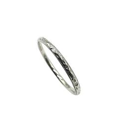 18kt White Gold 2mm Patterned Band 