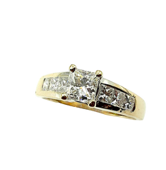 APPRAISED $1700 - 14KT White Gold Band with 1 Round Brilliant Diamond Center - T. - .82ct and 8 Round Brilliant Diamonds - T. - .26ct