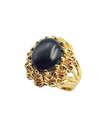 APPRAISED $1100 - 14KT Yellow Gold Openwork Rope Design Band with an Oval Cabochon Onyx Center