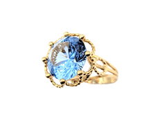 APPRAISED $1400- 18KT Yellow Gold Ring with a Round Synthetic Blue Spinel