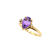 APPRAISED $300- 10KT Yellow Gold Ring with a Pear Shaped Amethyst & Side Single Cut Diamonds
