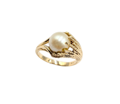 APPRAISED $1000- 14KT Yellow Gold Ring with a Cultured Pearl
