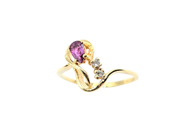 APPRAISED $375- 10KT Yellow Gold Swirl Ring with a Pear-Shaped Ruby & Round Brilliant Diamonds