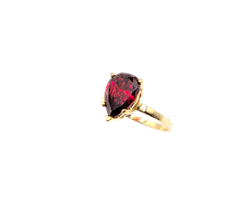 APPRAISED $400- 14KT Yellow Gold Ring with an Imitation Pear Shape Garnet