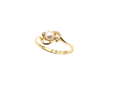 APPRAISED $250- 14KT Yellow Gold Swirl Ring with a Cultured Pearl & side Round Brilliant Diamonds