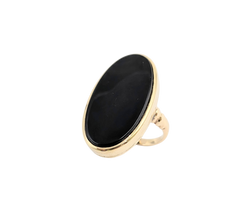 APPRAISED $1100- 10KT Yellow Gold Ring with a Bezel Set Oval Onyx Tablet