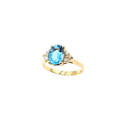 APPRAISED $550- 14KT Yellow Gold Ring with an Oval Blue Topaz & Round Brilliant Diamonds