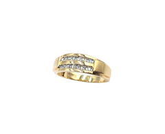 APPRAISED $900- 10KT Yellow Gold Row Ring with Round Brilliant Diamonds
