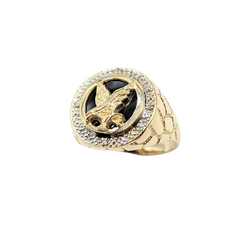 APPRAISED $850- 10KT Yellow Gold Ring with an Eagle Design on a Round Onyx & Single Cut Diamond